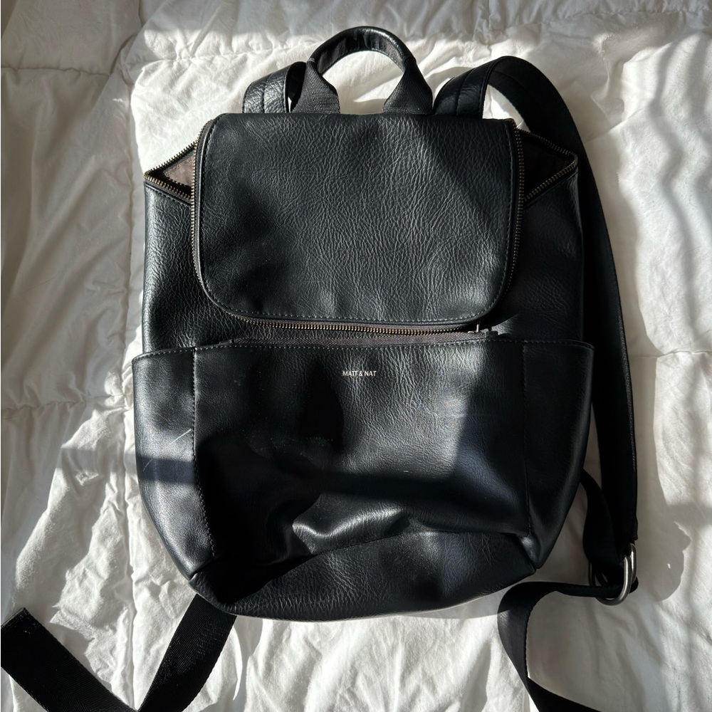 Matt & Nat Black Minimalist Backpack